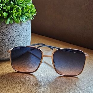 Marc Jacobs Square, Gold Metal Frame, Gradiant Lenses. Rare, Hard To Find. EUC!